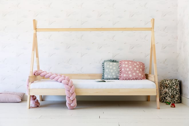 Square Velour Daisy Cushion - Powder Pink