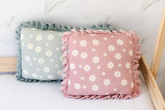 Rectangular Velour Daisy Cushion - Sage Green
