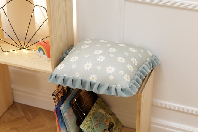 Square Velour Daisy Cushion - Sage Green