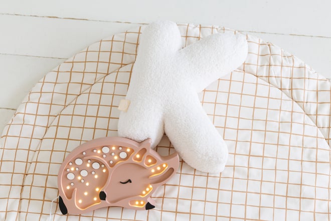 Coussin Lettre K - Bouclé Blanc
