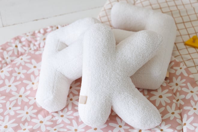 Buchstaben-Kissen P - Weiß Bouclé