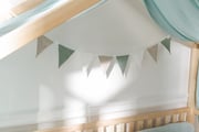 Ghirlanda di Triangoli in Velluto a Coste Crema e Verde