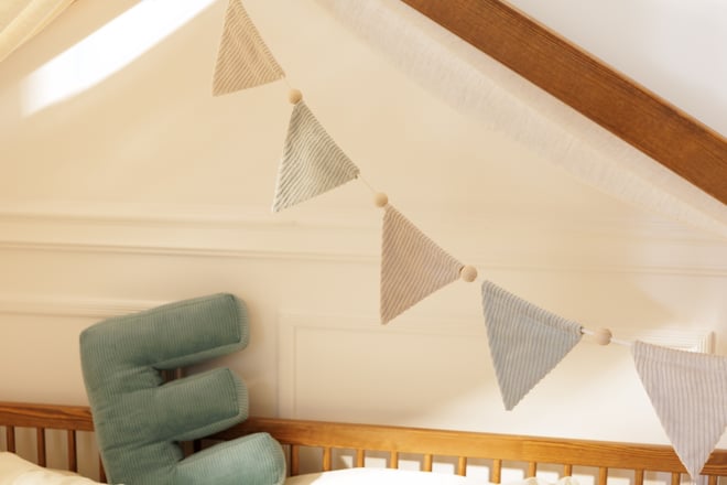 Guirlande Triangles en Velours Côtelé Crème et Vert d'eau