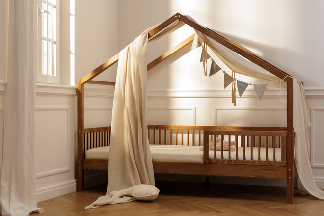 Baldahin za posteljo hiško - naravni lan in muslin - model DK - 1