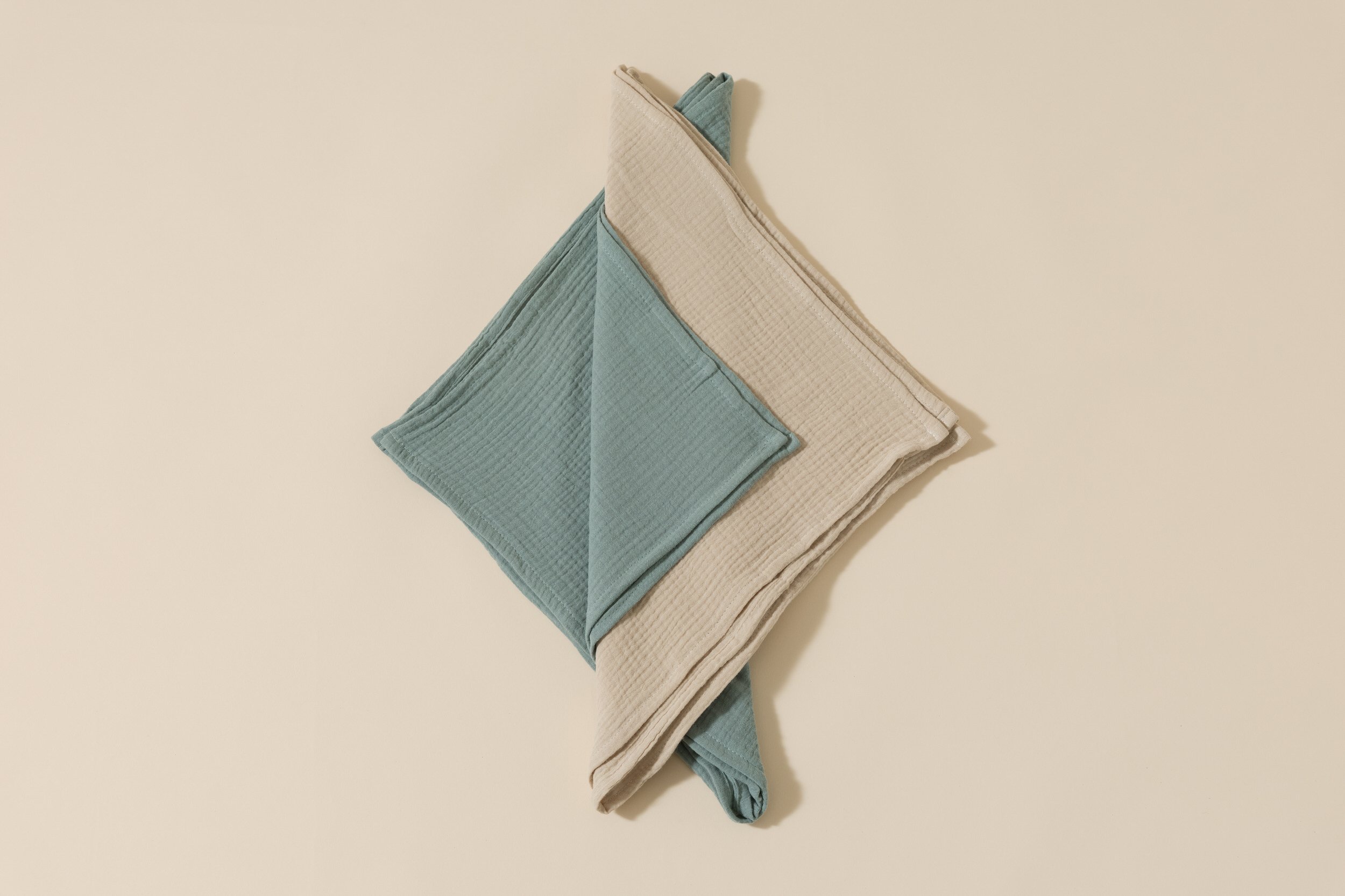 Set 2 2 Musselin-Tüchern - Beige und Olive Set 2 2 Musselin-Tüchern - Beige und Olive