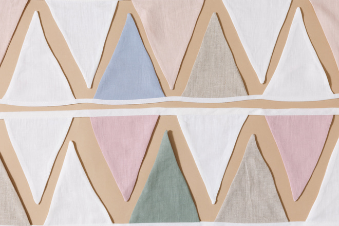 Linen Triangles Garland White and Green