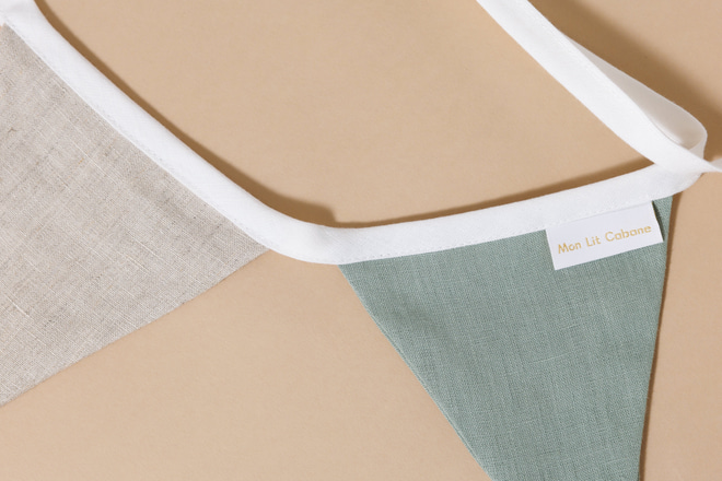 Linen Triangles Garland White and Green