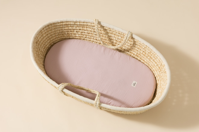 Muslin Fitted Sheet for Moses Basket - Pink