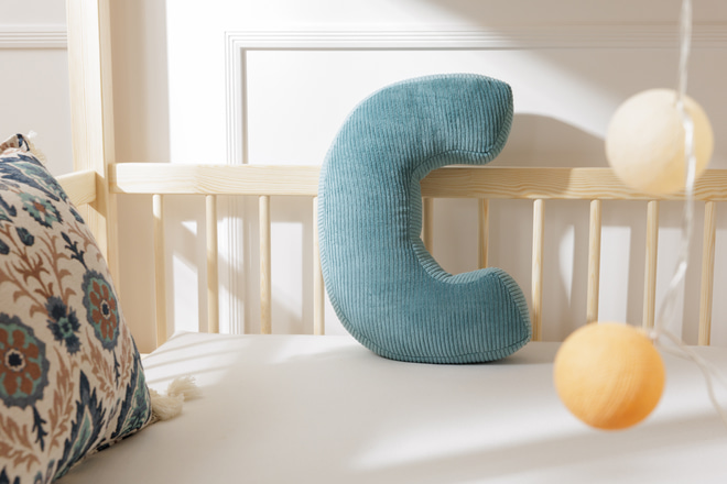 Coussin Lettre C - Velours Côtelé Bleu