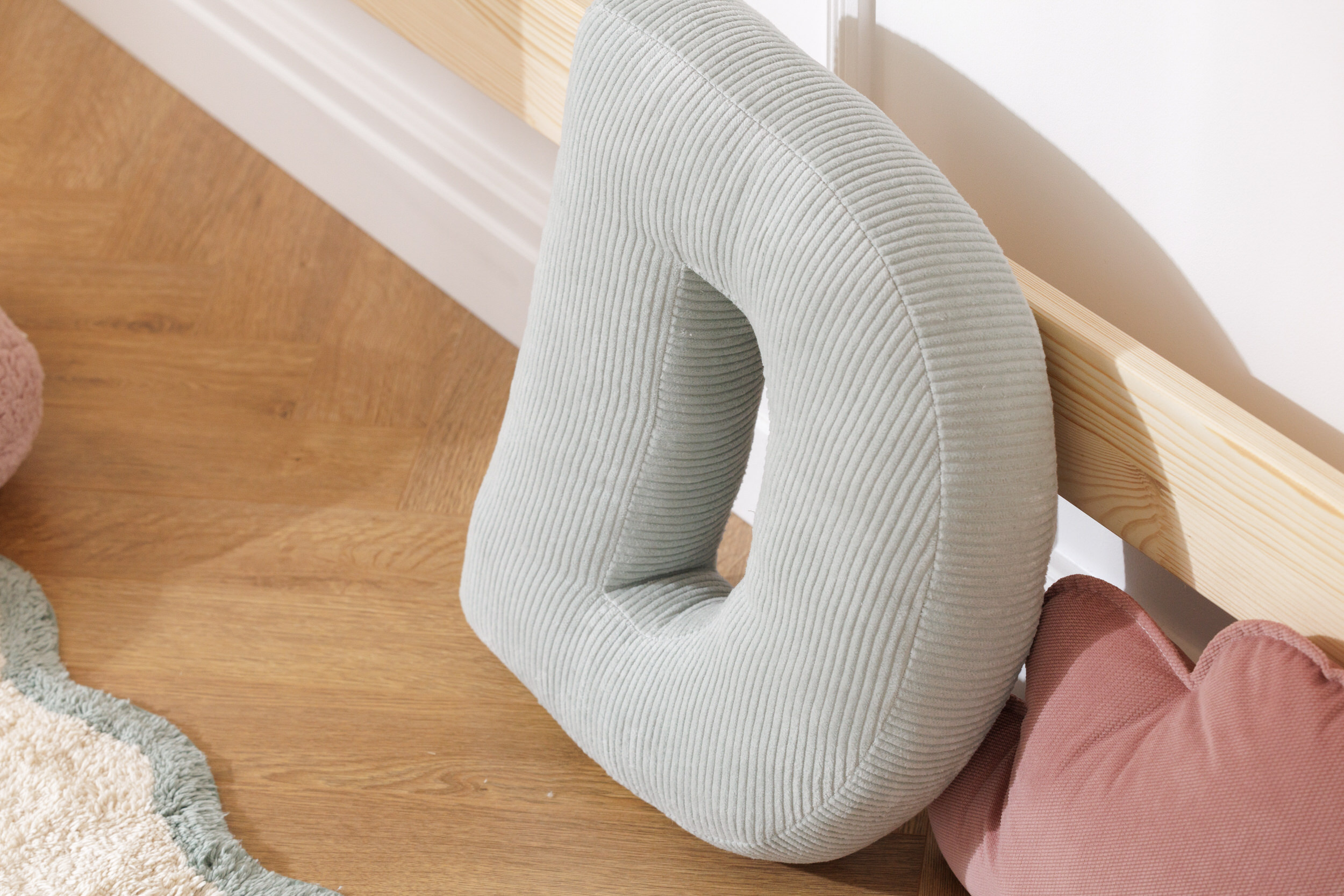Coussin Lettre D - Velours Côtelé Vert d'eau Coussin Lettre D - Velours Côtelé Vert d'eau