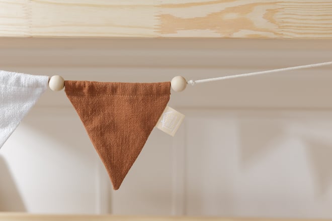 Sunshine Garland Linen Caramel