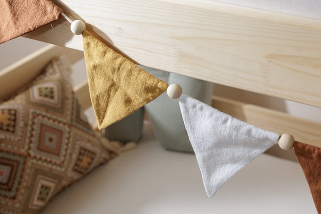 Sunshine Garland Linen Caramel