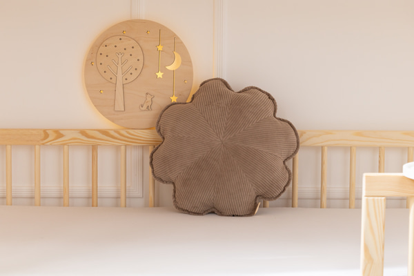 Coussin Fleur en Velours Côtelé Cappuccino