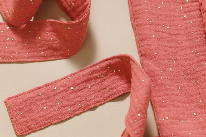 Bed Organiser - Coral & Gold Dots