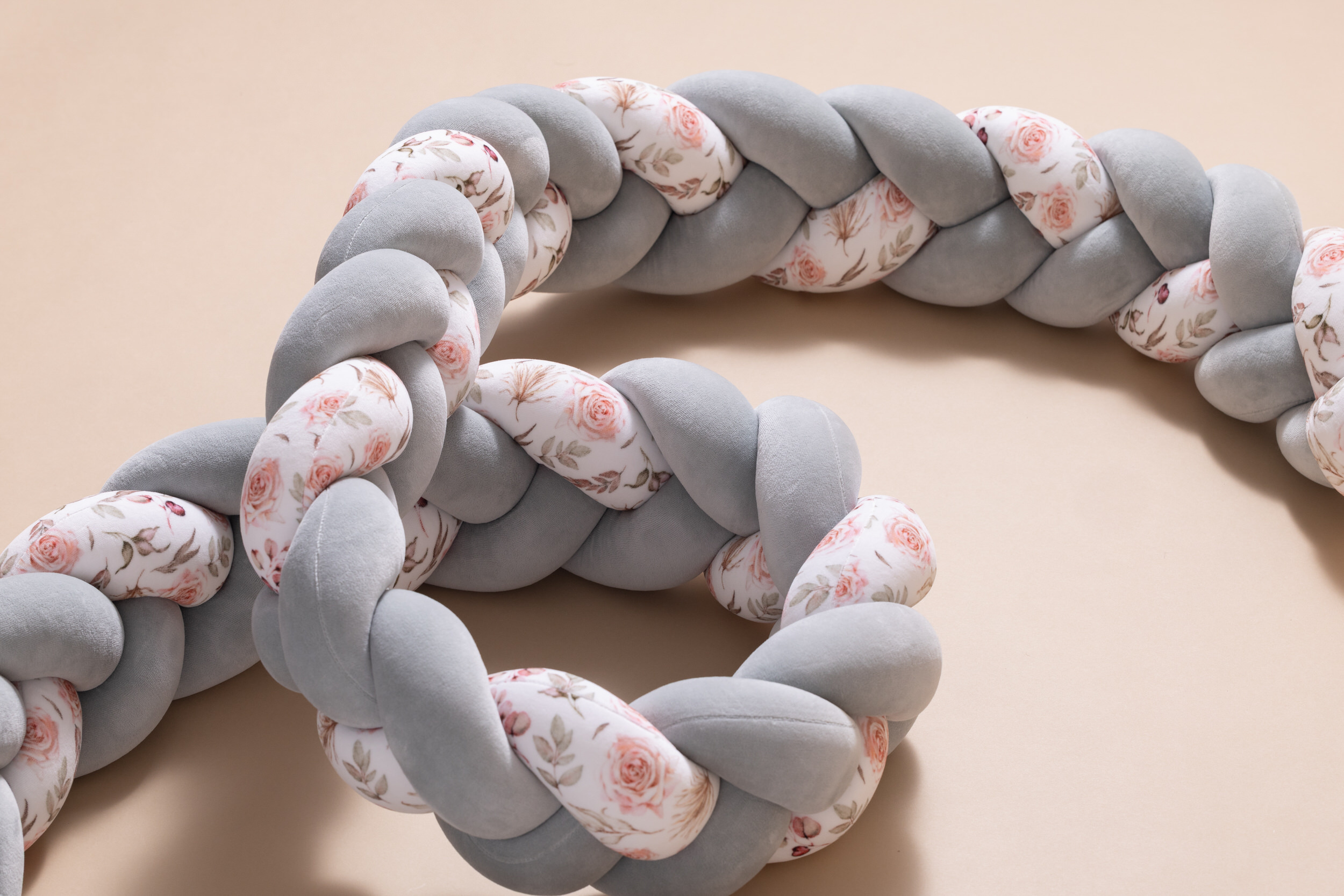 Sage Green Boho Flowers Bed Bumper - 3 Ropes Sage Green Boho Flowers Bed Bumper - 3 Ropes