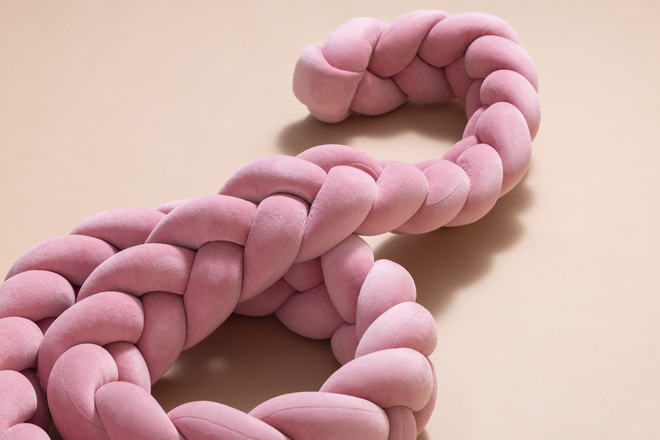 Vintage Pink Bed Bumper - 3 Ropes