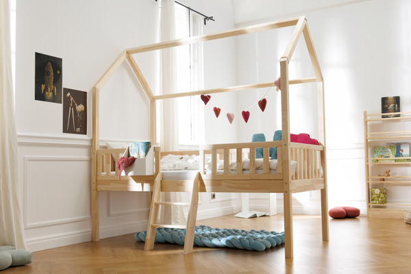 Cama Casita DB Premium en el suelo 90x190cm