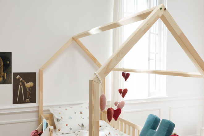 Cama Casita DB Premium en el suelo 90x190cm
