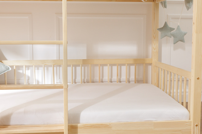 Patrová postel DP Premium na zemi 90x190cm