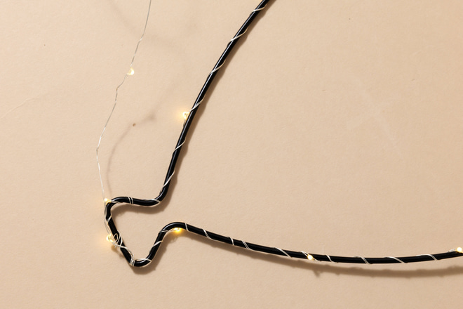 Black Metal Wire LED Light - Balloon