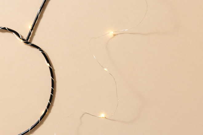Black Metal Wire LED Light - Cherry