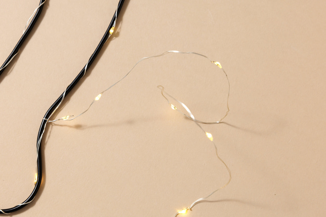 Black Metal Wire LED Light - Mushroom