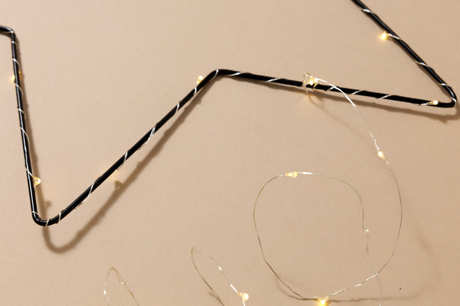 Black Metal Wire LED Light - Star