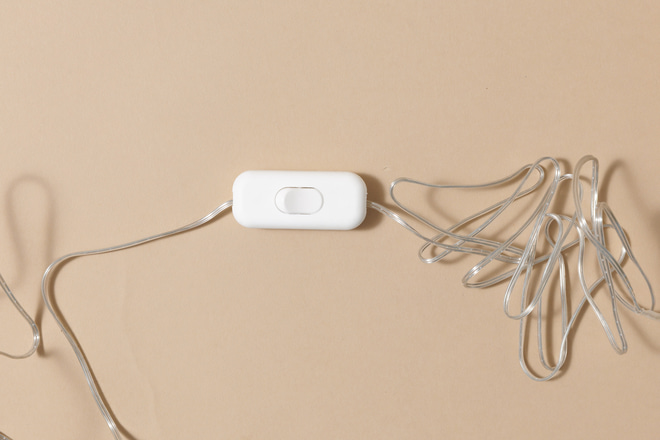 Black Metal Wire LED Light - Shell