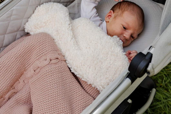 Warme Boucle-Decke aus Baumwolle - Beige