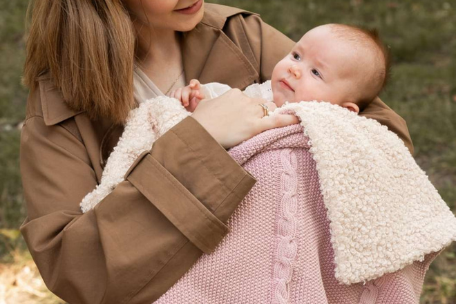 Warme Boucle-Decke aus Baumwolle - Beige