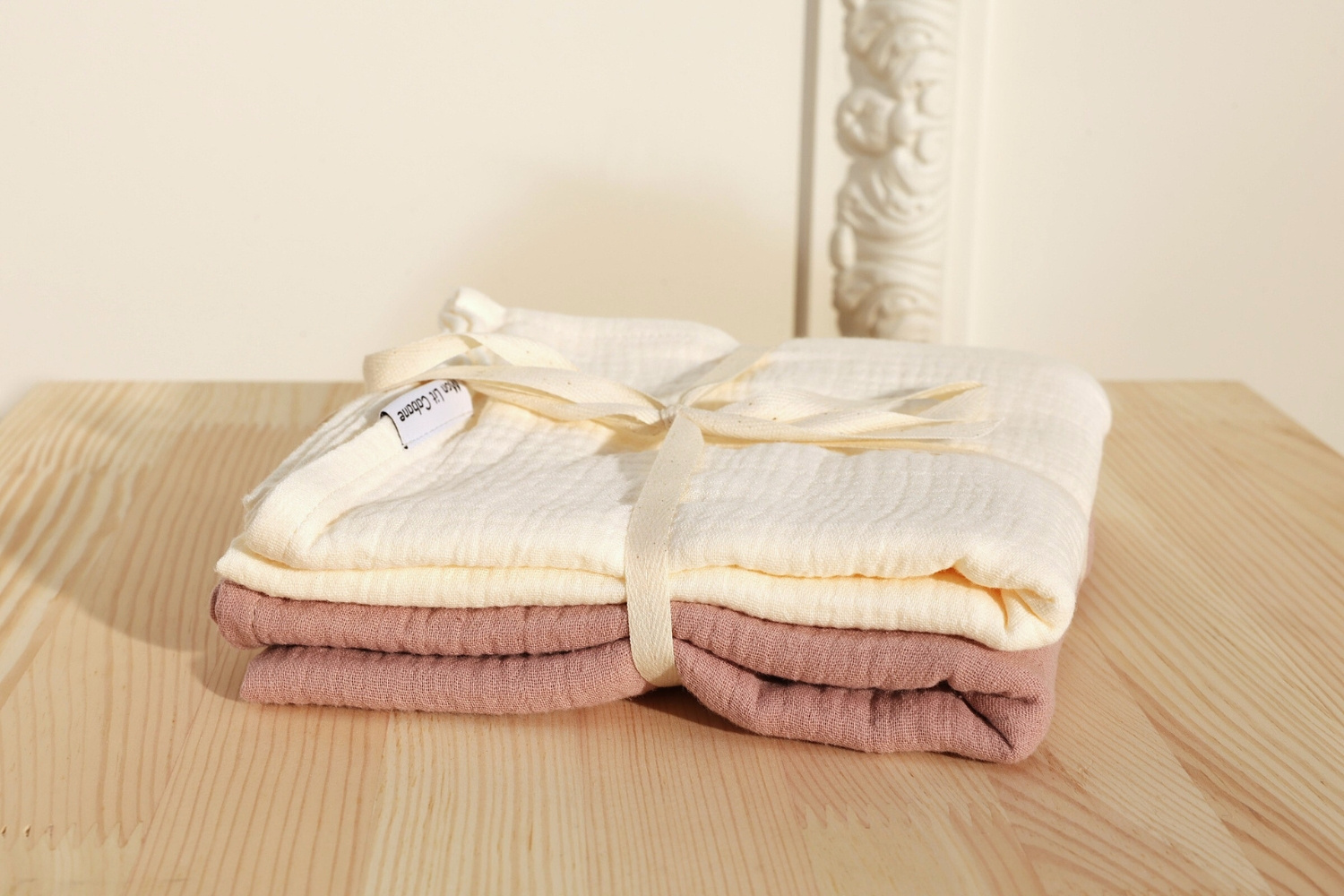 Conjunto de 2 Panos de Musselina - Bege e Creme Conjunto de 2 Panos de Musselina - Bege e Creme
