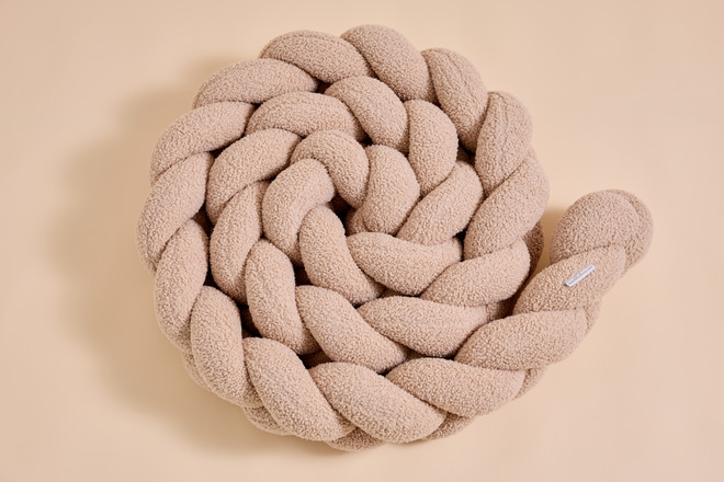 Mantinel do postýlky pletený 3 klasy - Bouclé Latte
