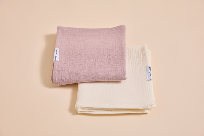 Set of 2 Muslin Cloths - Powder Pink and Vanilla