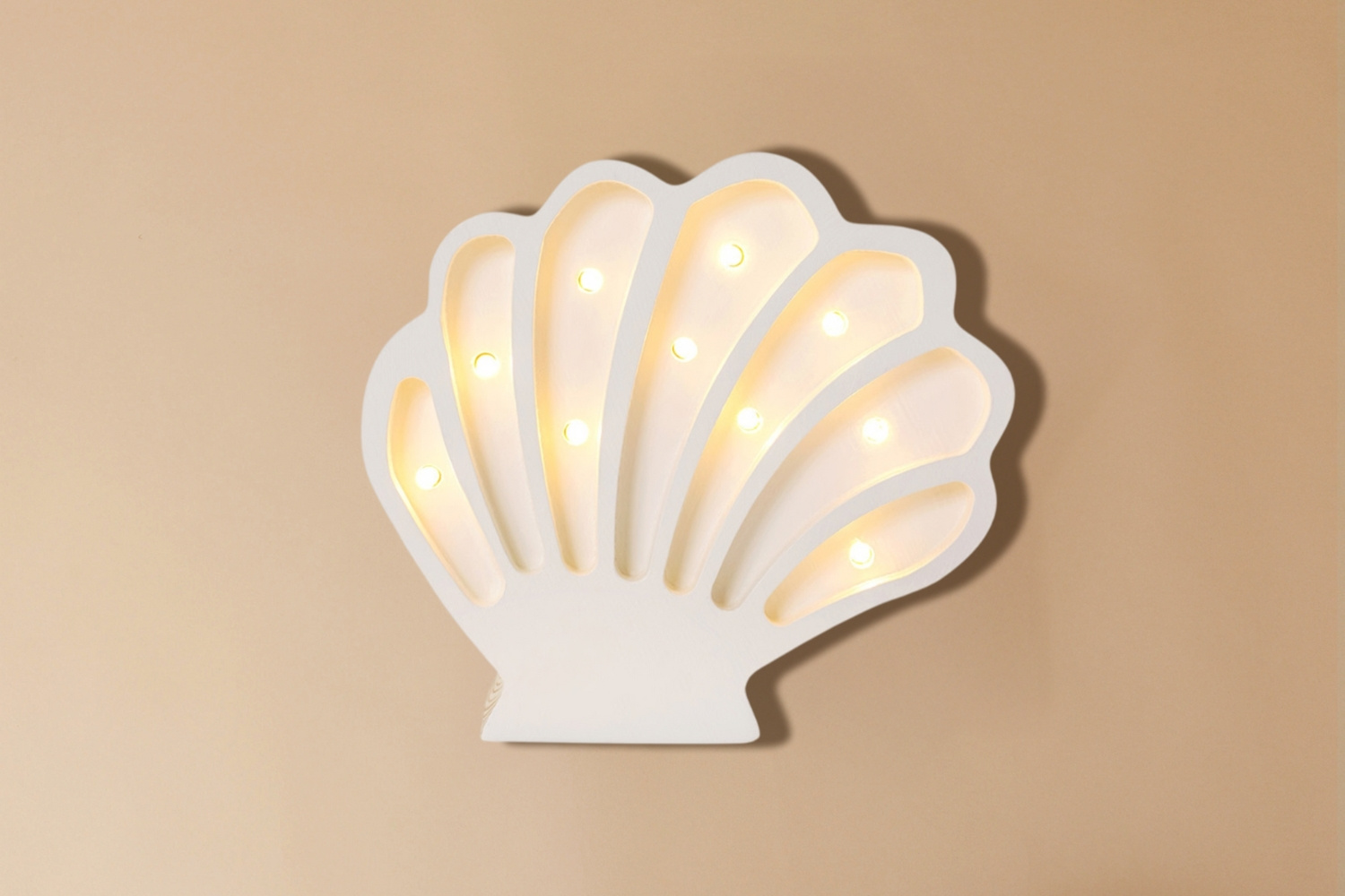 Little Lights Seashell Lamp Pearl White  Little Lights Seashell Lamp Pearl White