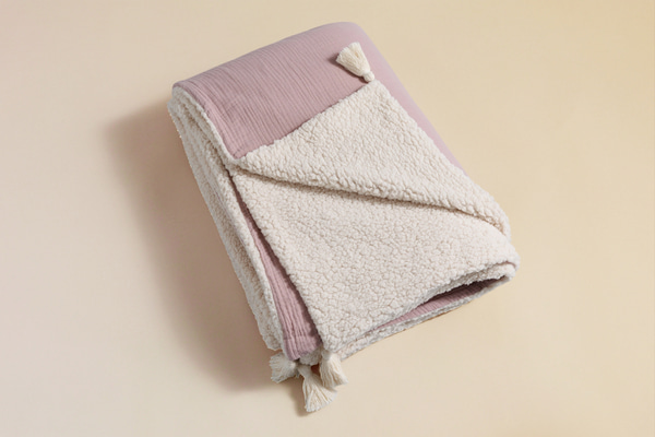 Zweiseitige Musselin-Baumwolle und Bouclé-Decke - Hellrosa