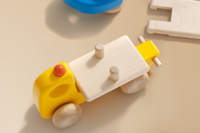 Giochi in legno - Carro attrezzi Giochi in legno - Carro attrezzi