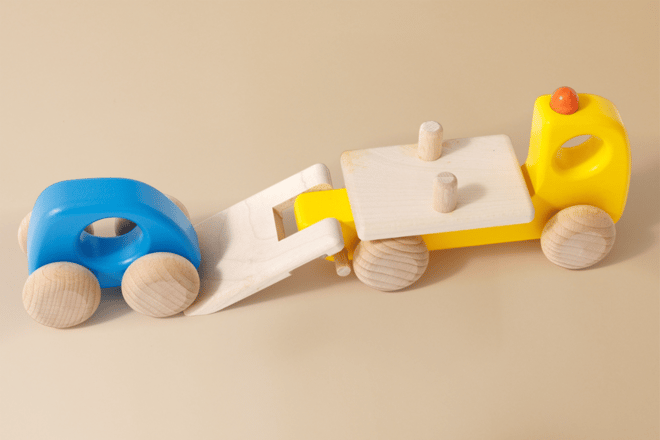 Giochi in legno - Carro attrezzi Giochi in legno - Carro attrezzi