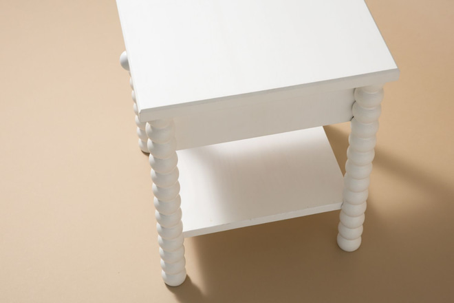 Table de Chevet - Perlés