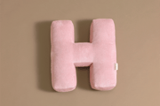 Almofada Letra H - Veludo Cotelê Rosa