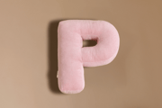 Cojín Letra P - Pana Rosa