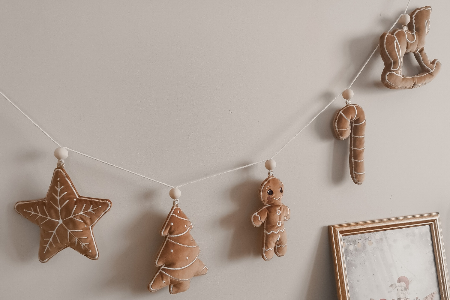 Weihnachtsgirlande – Karamell Weihnachtsgirlande – Karamell