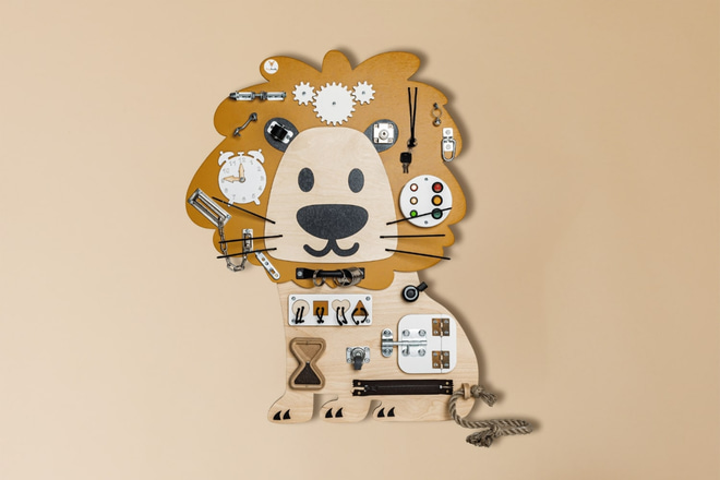 Léon the Lion Activity Board