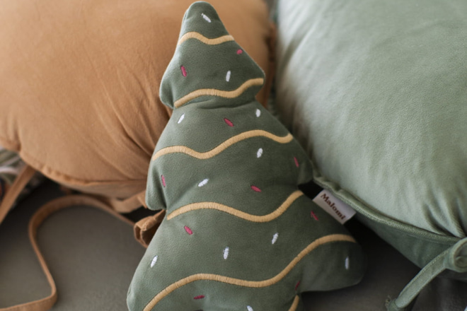 Gingerbread Girl Cushion – Caramel