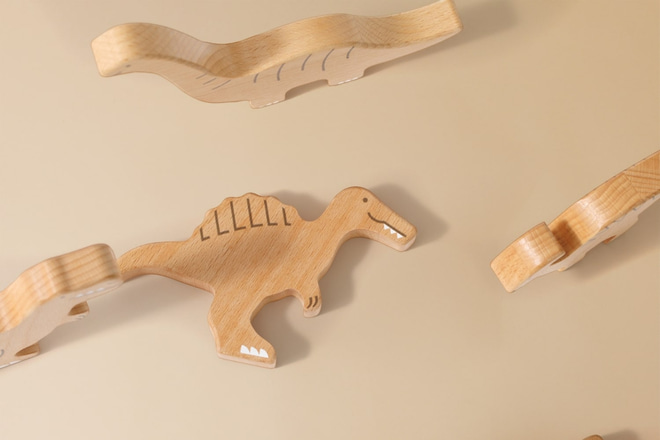 Dinosaurus ze dřeva