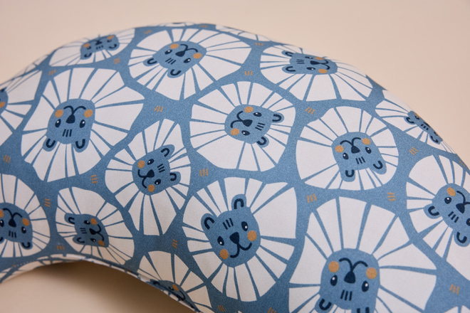 Marguerites Nursing Pillow