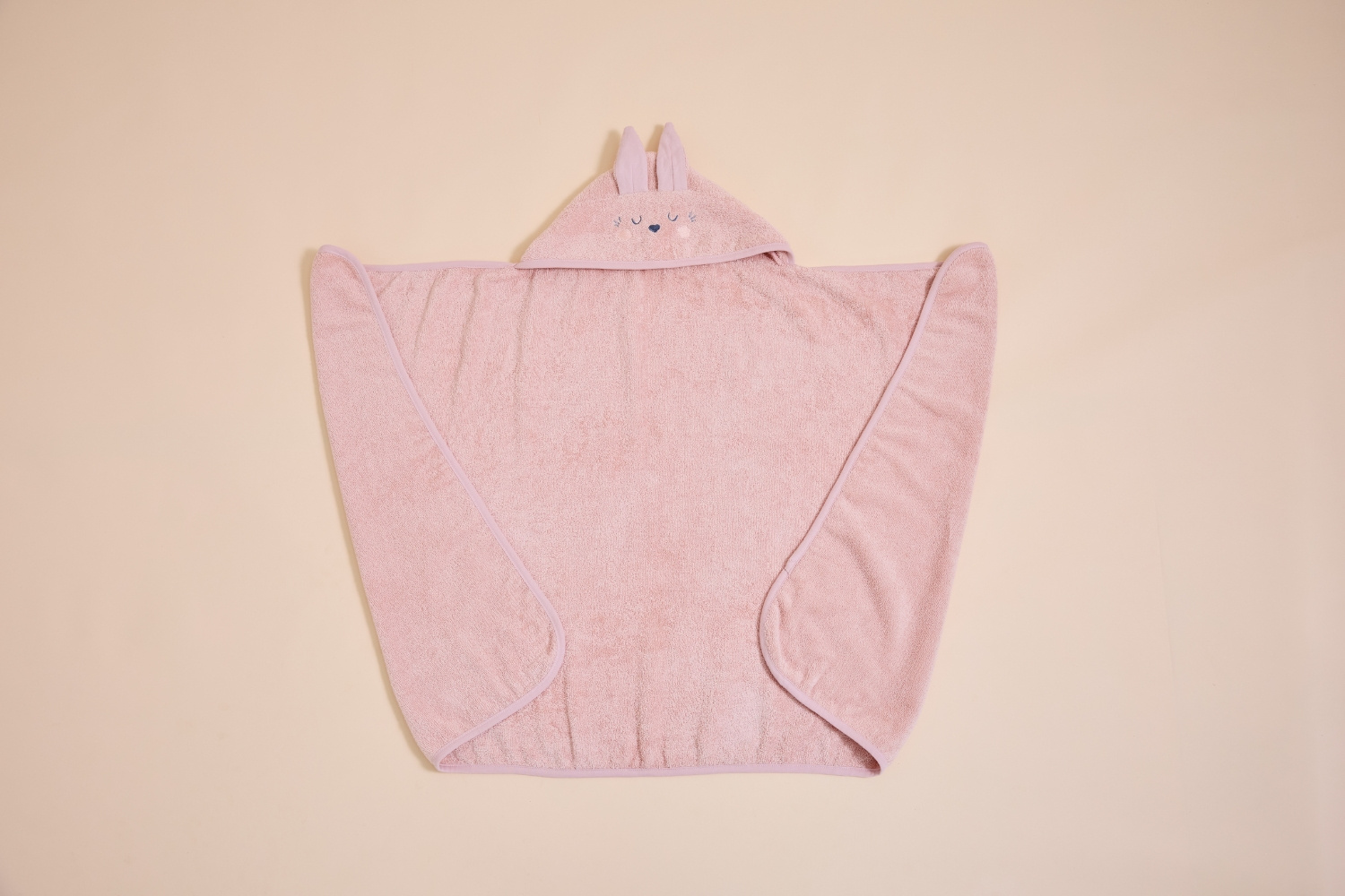 - Cape de Bain Lapin Rose 70x125cm - Rose (Mon Lit Cabane) - Image 1