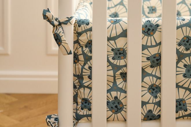 Denim Lion Bed Bumper