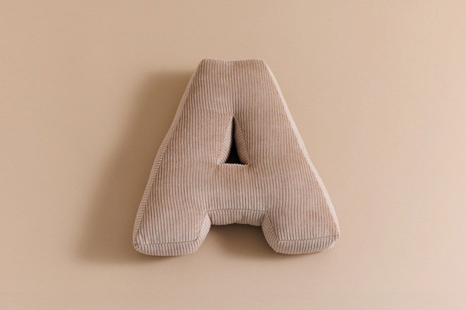 Buchstaben-Kissen A - Cappuccino Kord