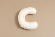 Buchstaben-Kissen C - Boho Vanille