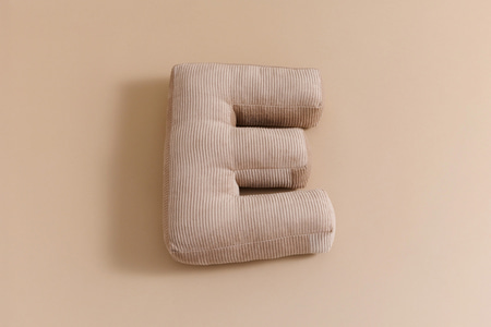 Coussin Lettre E - Velours Côtelé Cappuccino
